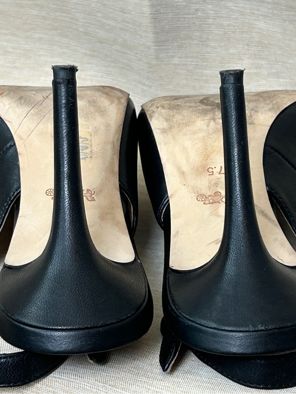 Coach Black Leather Pointed-Toe Slingback Pumps with Gold Logo Allie 90 Ltr Pump - Picture 10 of 13